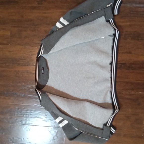 SHEIN Grey Crew Neck Zip Up Scuba Jacket Size Small - Picture 4 of 5